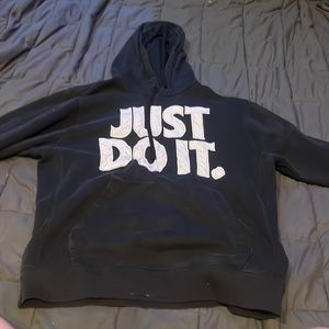 nike hoodie size medium